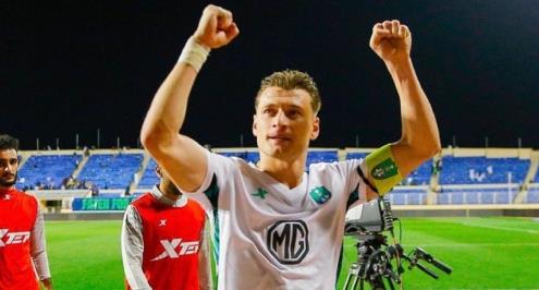 تقرير: تأجيل رحيل إزجان أليوسكي عن الأهلي السعودي بسبب الراتب